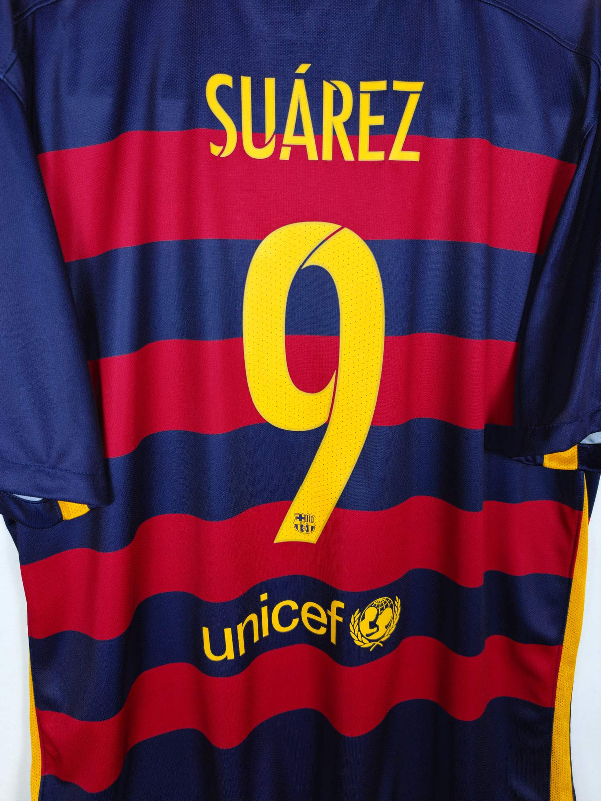 2015-16 Barcelona thuisshirt Suárez #9 - detailfoto