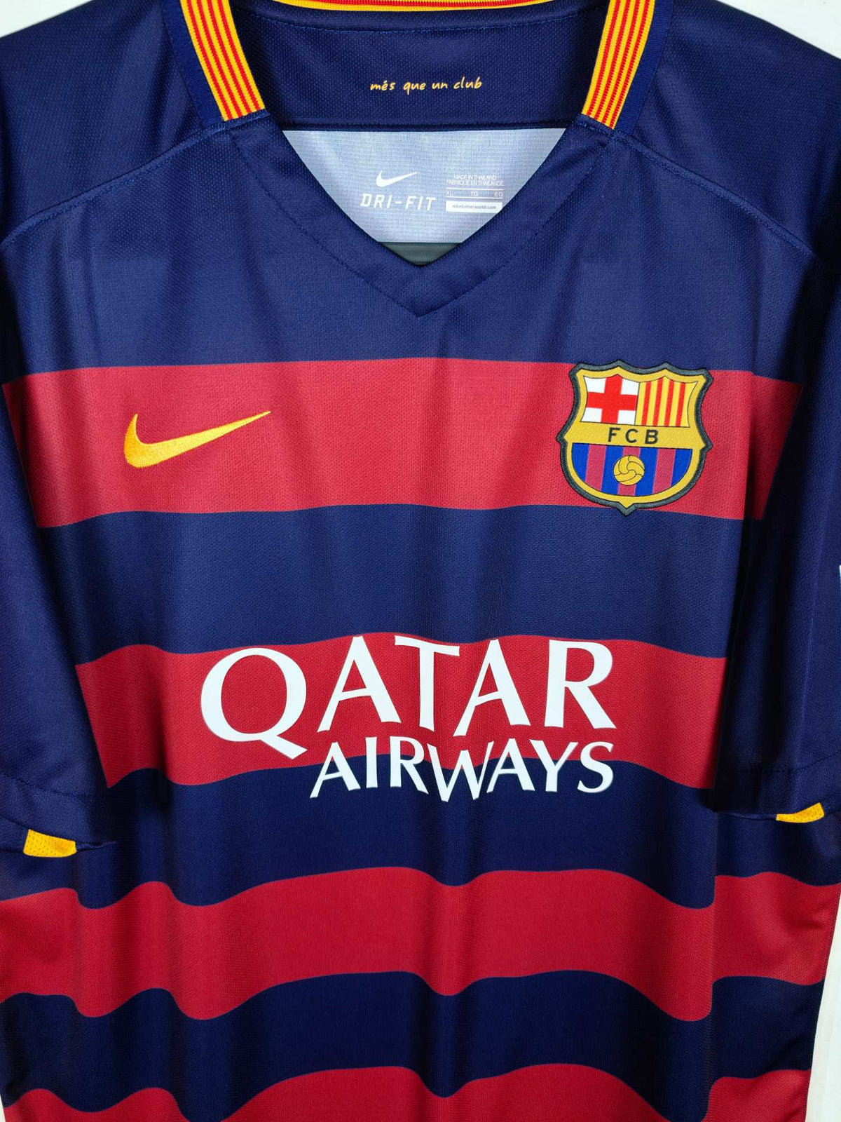 2015-16 Barcelona thuisshirt Suárez #9 - detailfoto