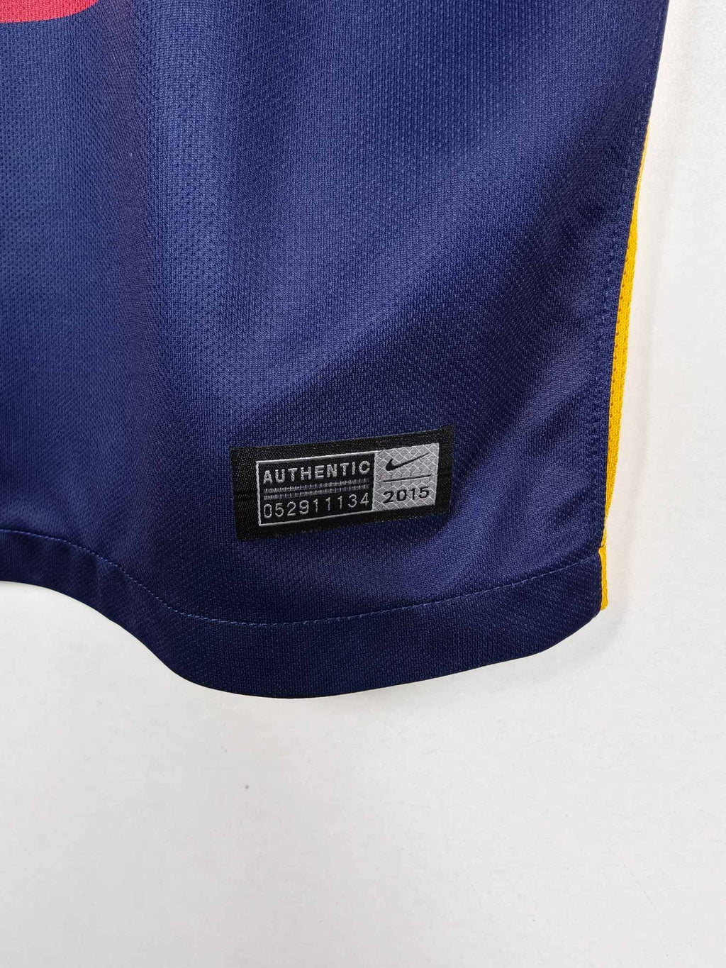 2015-16 Barcelona thuisshirt Suárez #9 - detailfoto