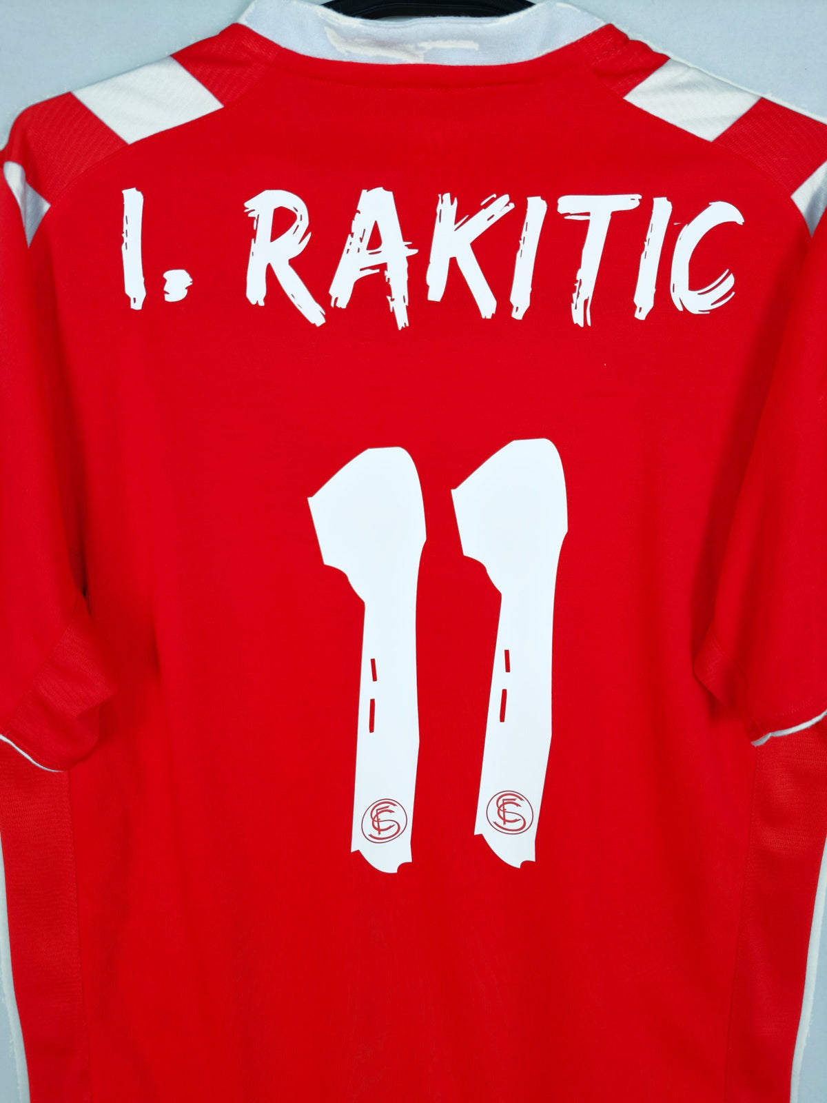 2013-14 Sevilla uitshirt I. Rakitic #11 - detailfoto
