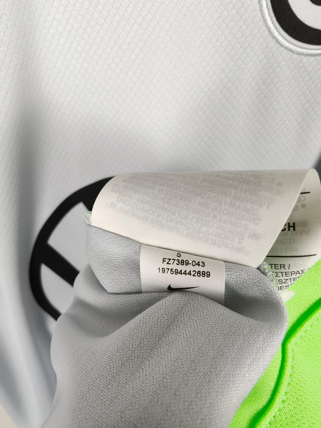 2024-25 Wolfsburg Third Shirt - detailed view