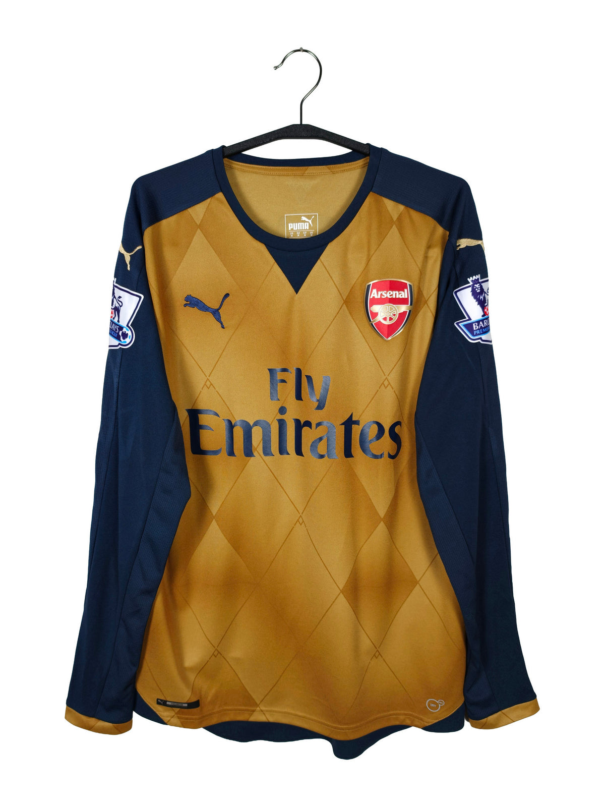 2015-16 Arsenal Away Shirt Alexis #17 (LS) - front view