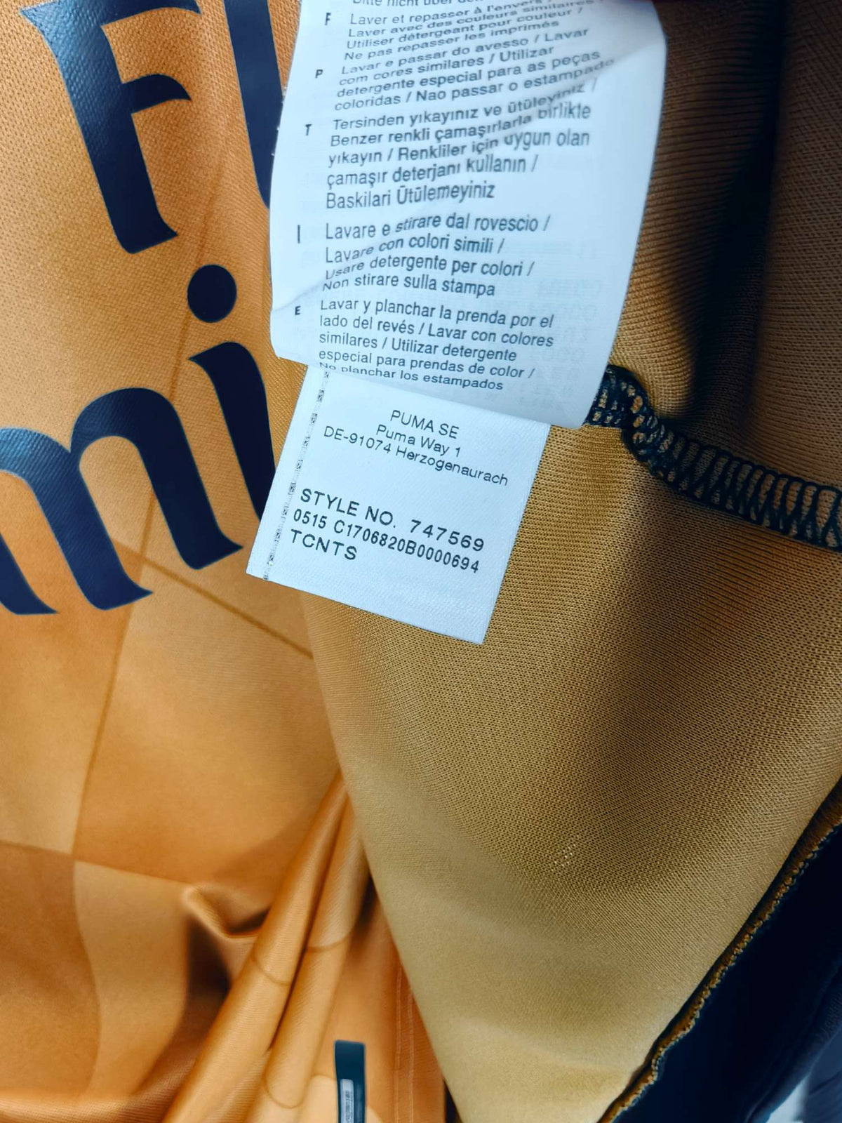 2015-16 Arsenal Away Shirt Alexis #17 (LS) - detailed view