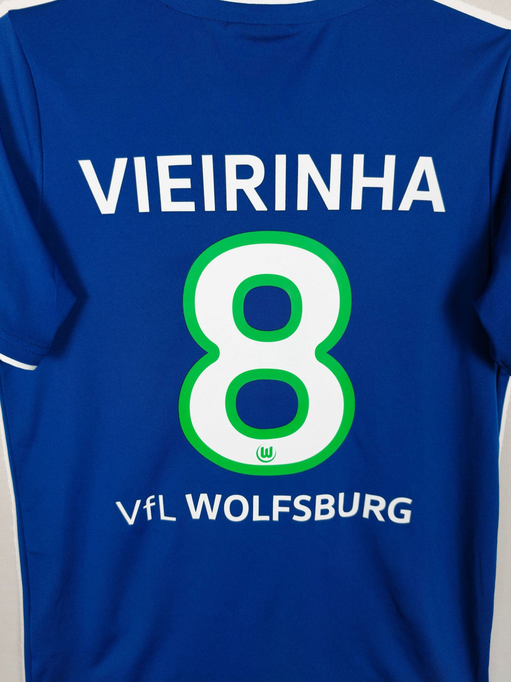 2014-15 Wolfsburg Third Shirt Vierinha #8 - detailed view