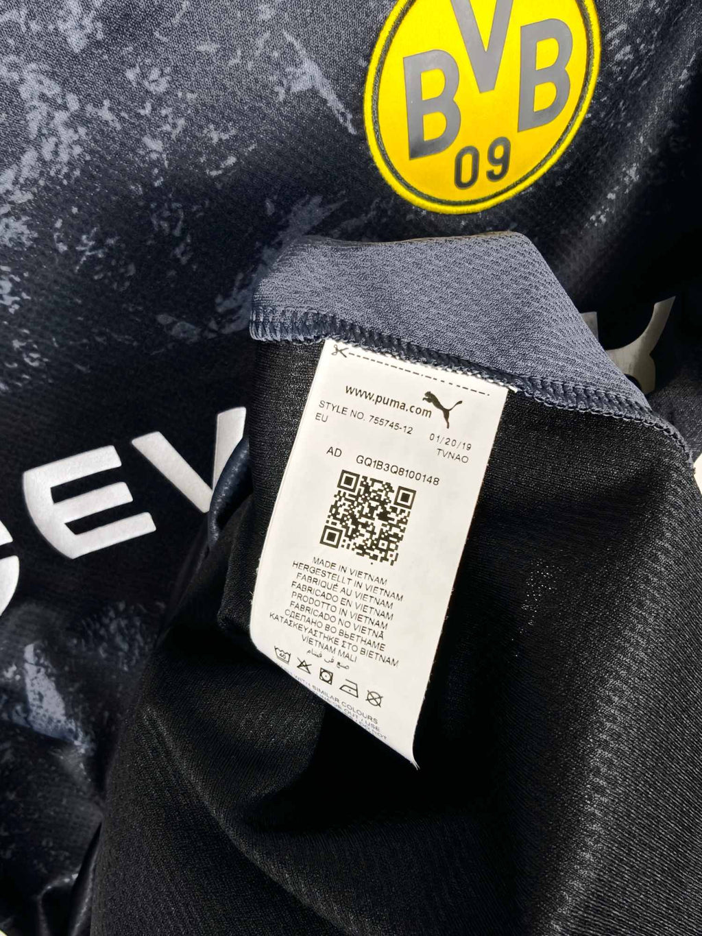 2019-20 Borussia Dortmund Away Shirt - detailed view