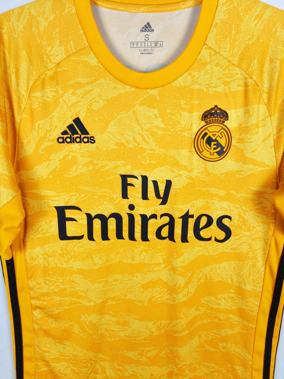 2019-20 Real Madrid Goalkeeper Shirt Courtois #13 - detailed view