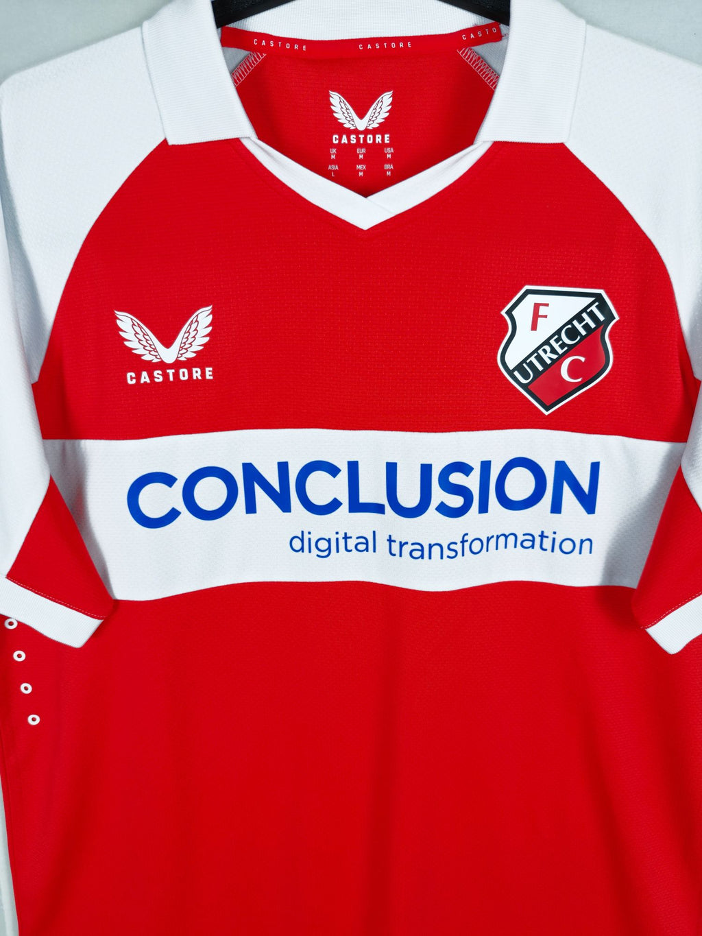 2024-25 Utrecht vierde shirt El Karouani #16 - detailfoto