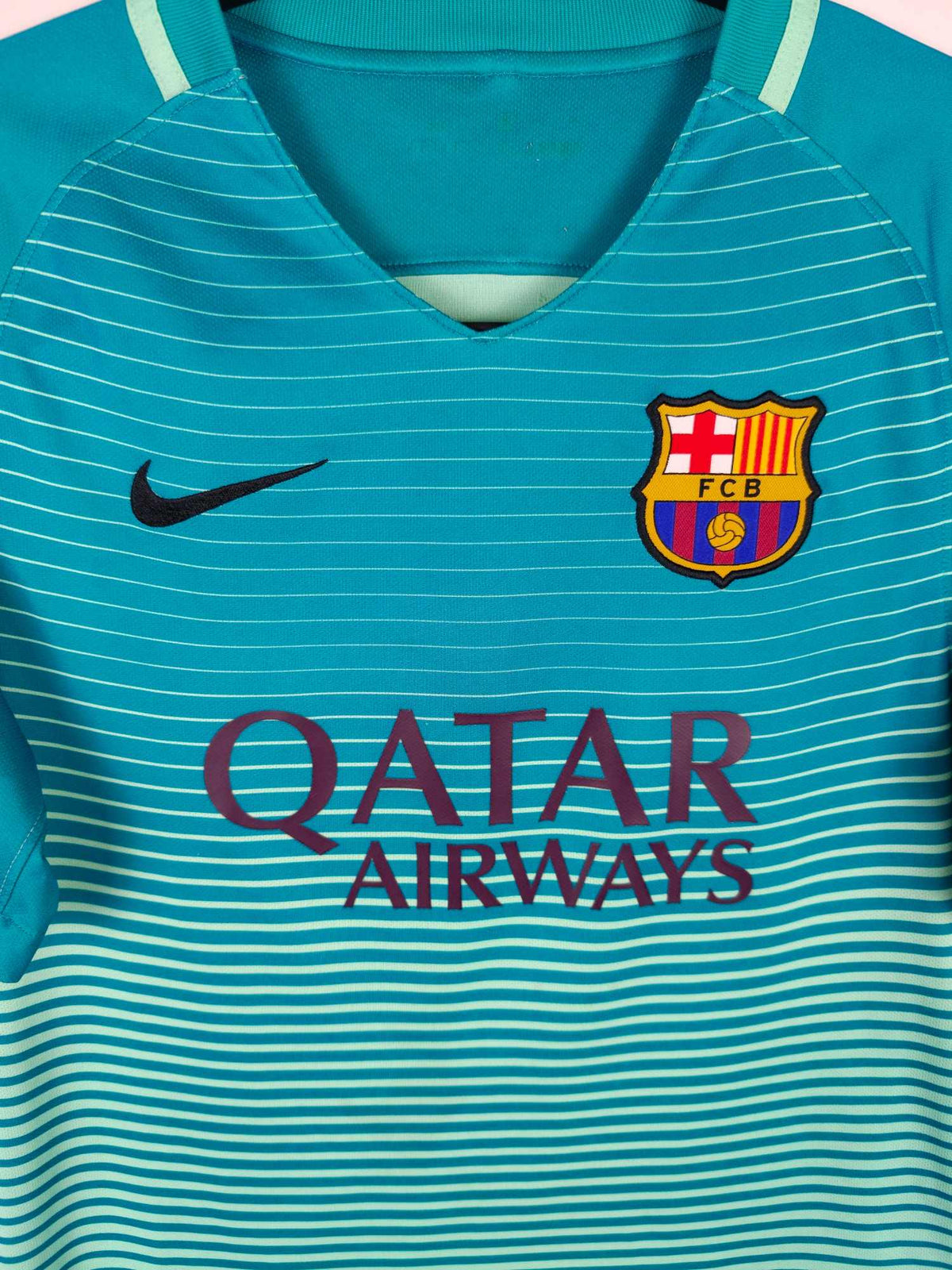 2016-17 Barcelona Third Shirt Suárez #9 - detailed view