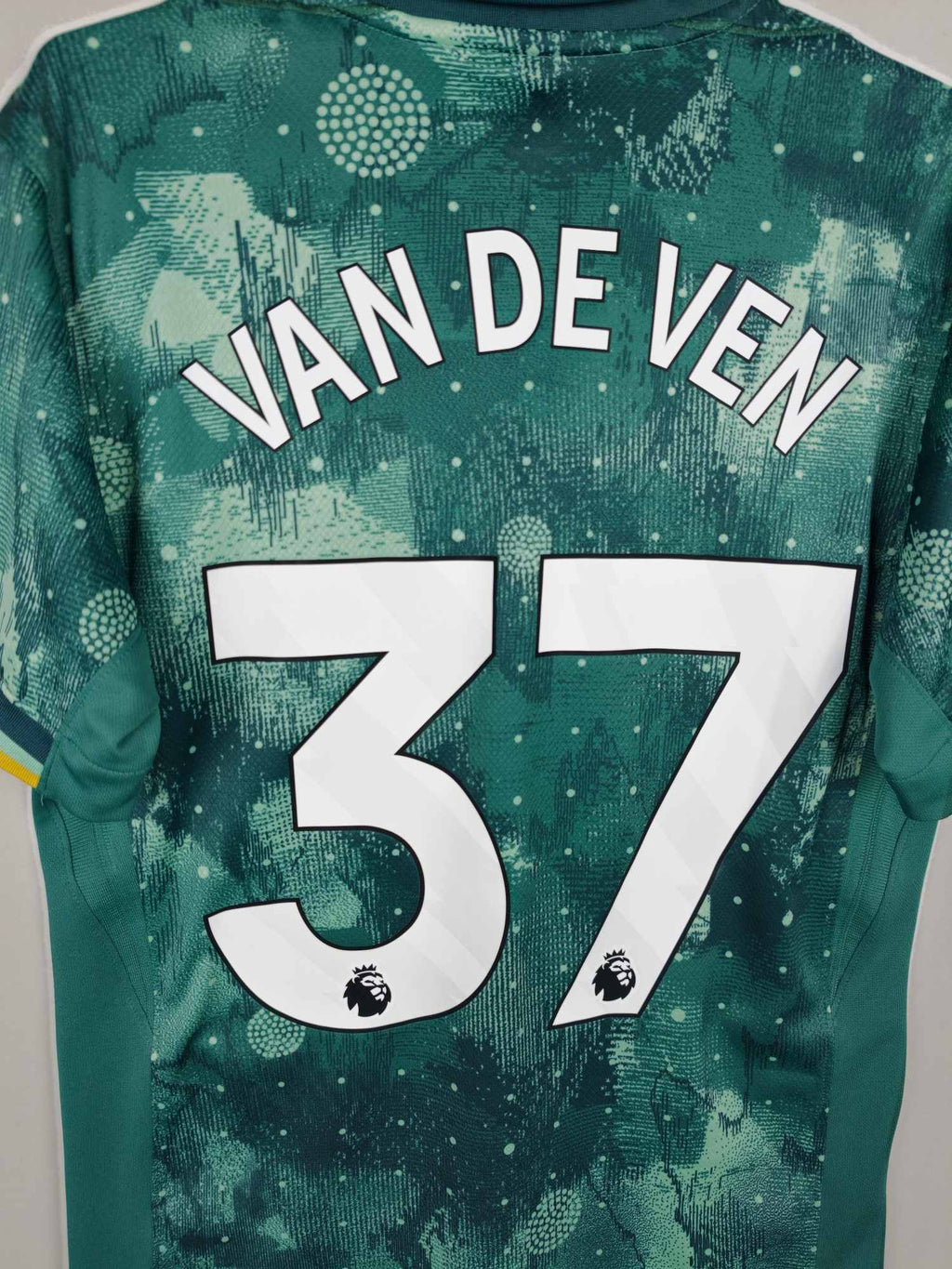 2024-25 Tottenham Hotspur Third Shirt van de Ven #37 - detailed view