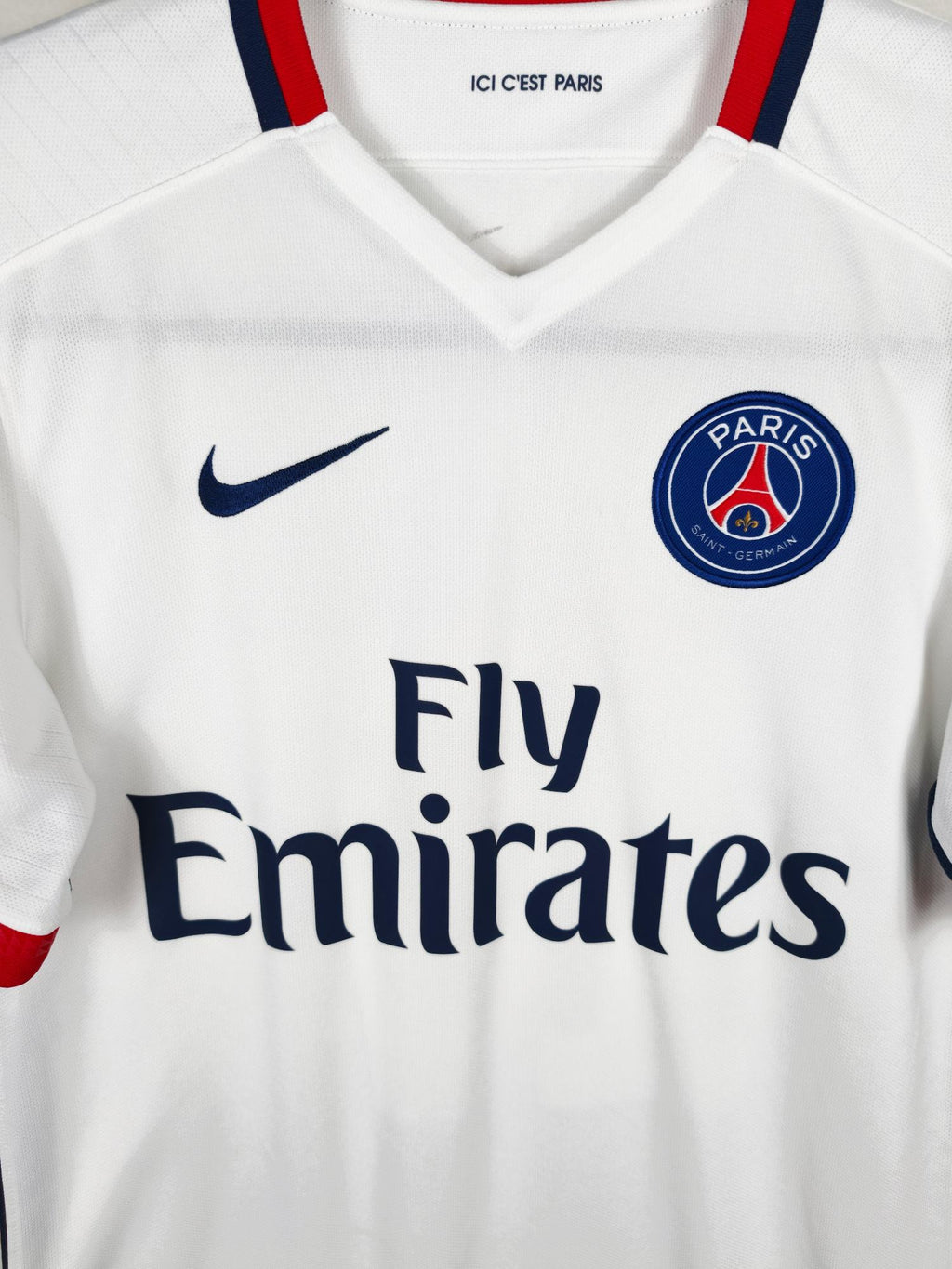 2015-16 Paris Saint-Germain Away Shirt Maxwell #17 - detailed view