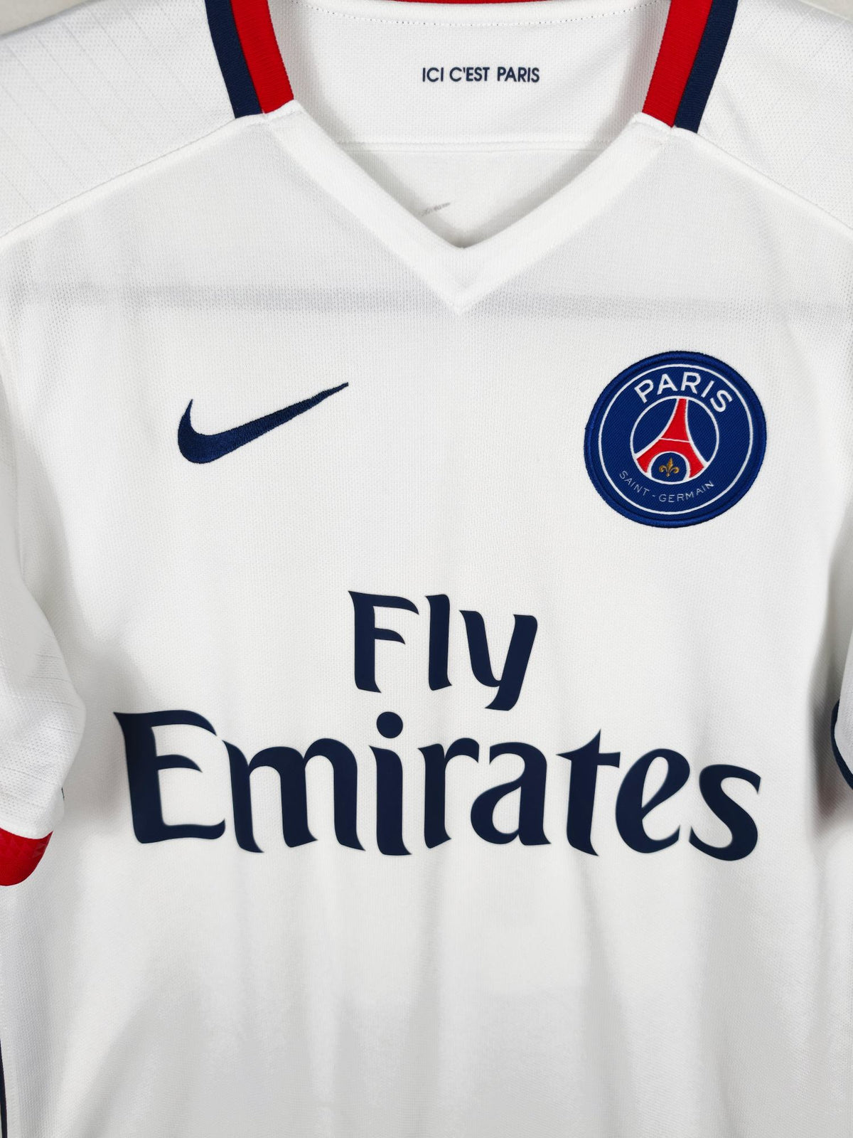 2015-16 Paris Saint-Germain Away Shirt Maxwell #17 - detailed view