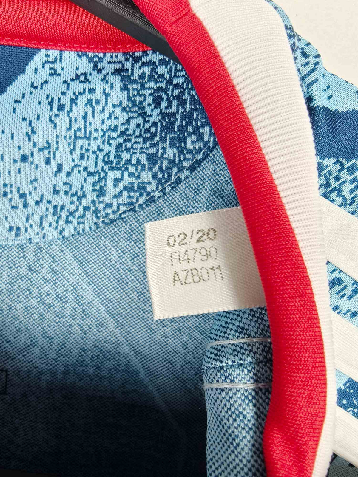 2020-21 Ajax Away Shirt Van de Beek #6 - detailed view