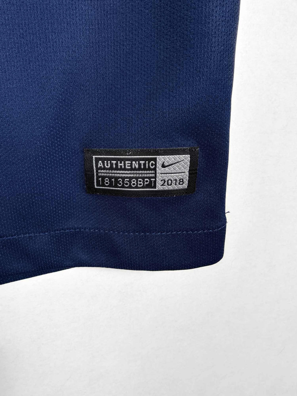 2018-19 Paris Saint-Germain Home Shirt Mbappé #7 - detailed view