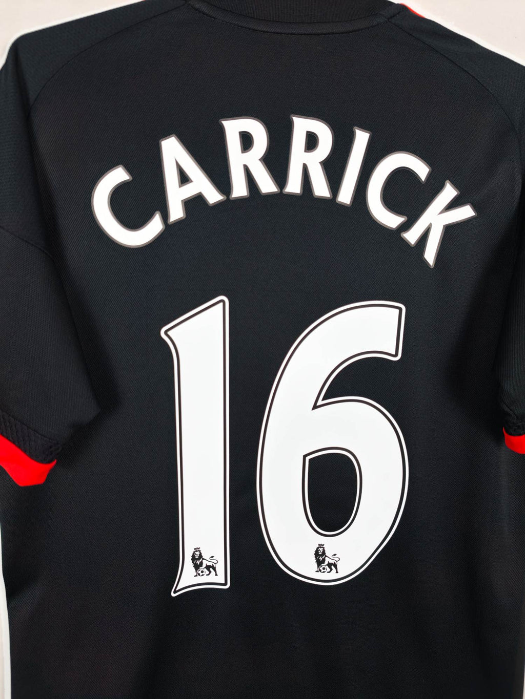 2015-16 Manchester United Third Shirt Carrick #16 - detailed view