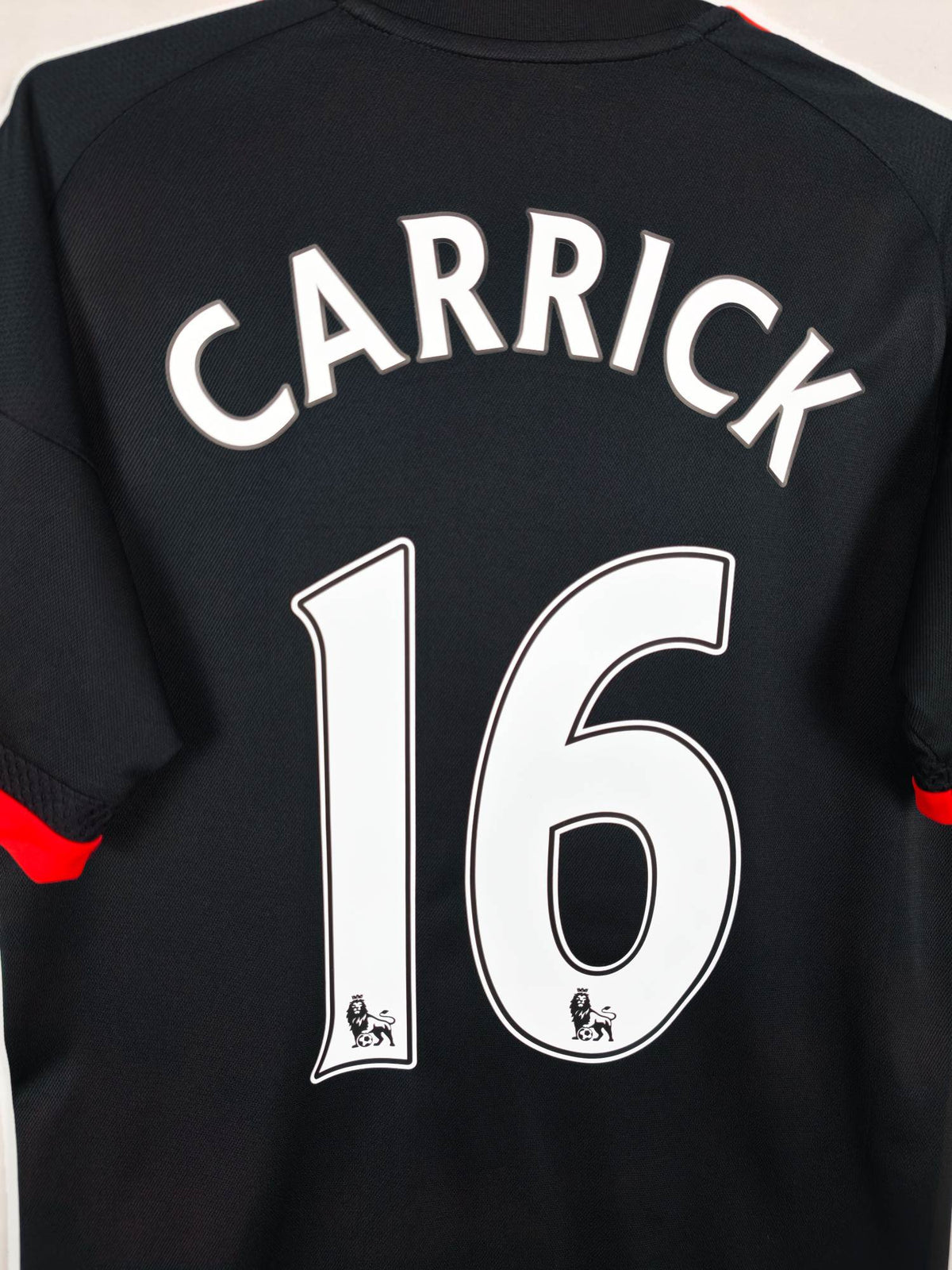 2015-16 Manchester United Third Shirt Carrick #16 - detailed view