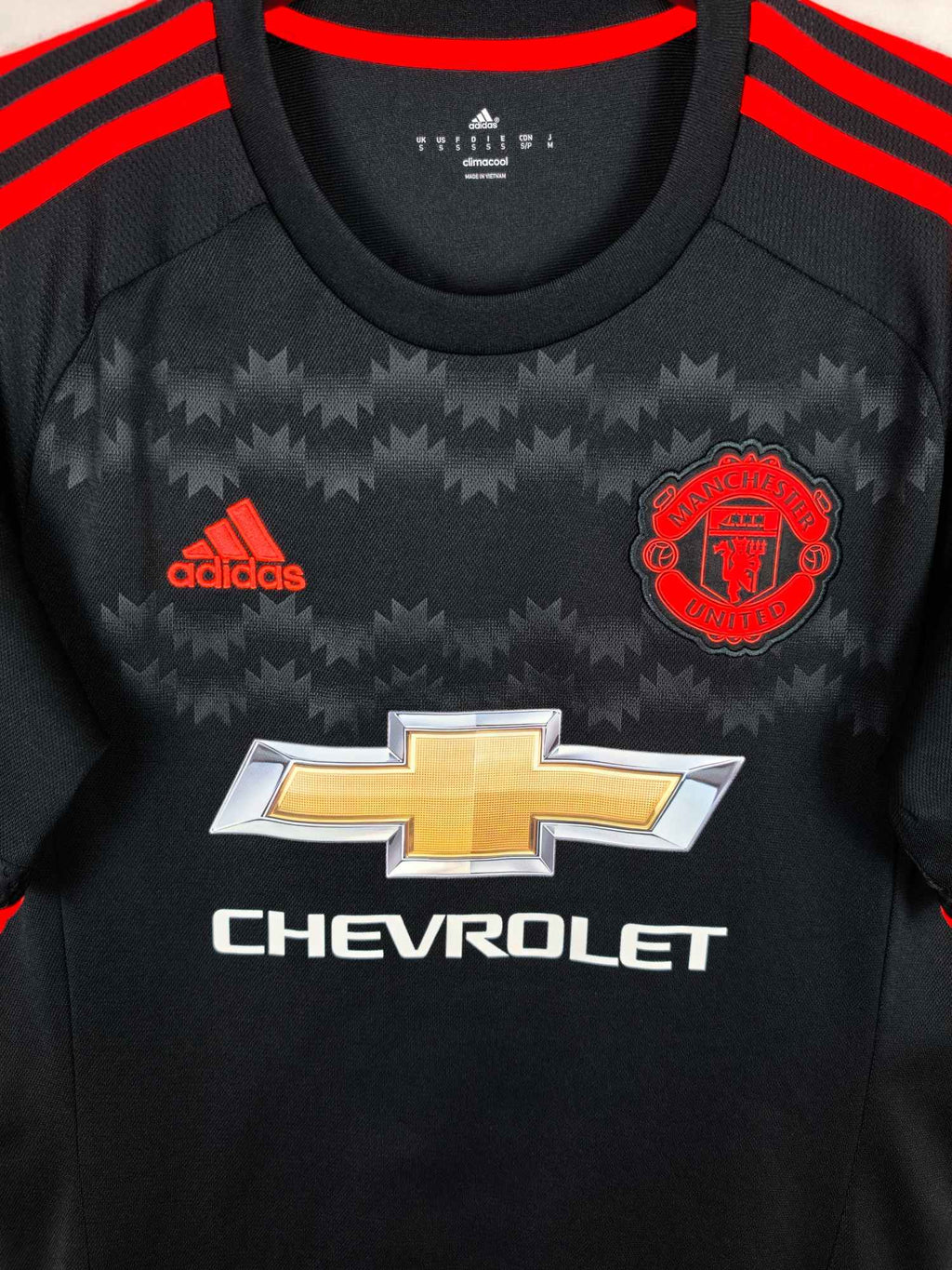 2015-16 Manchester United Third Shirt Carrick #16 - detailed view