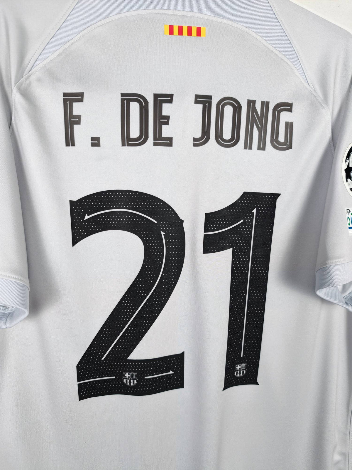 2022-23 Barcelona Third Shirt F. de Jong #21 - detailed view