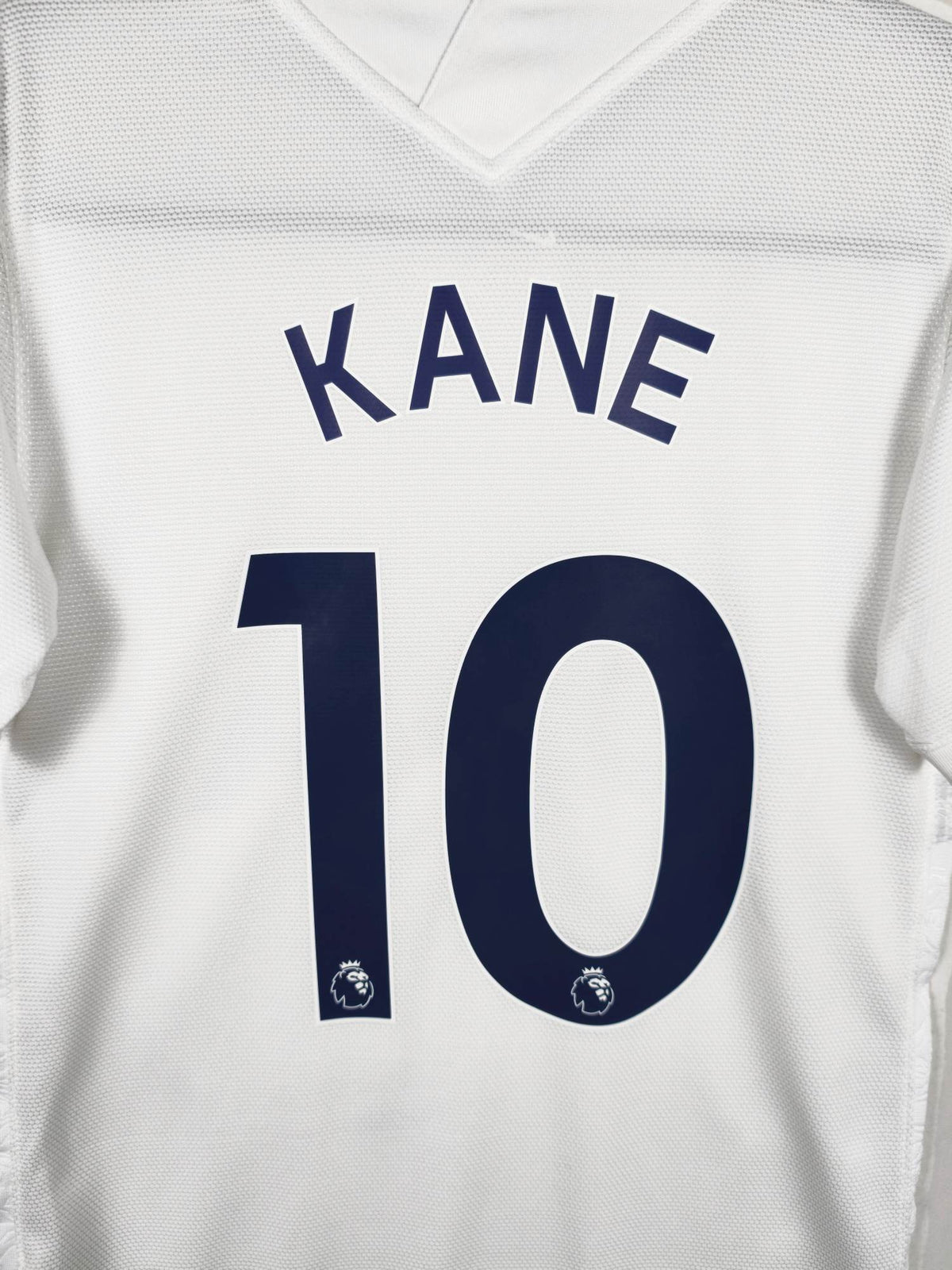 2021-22 Tottenham Hotspur Home Shirt Kane #10 - detailed view