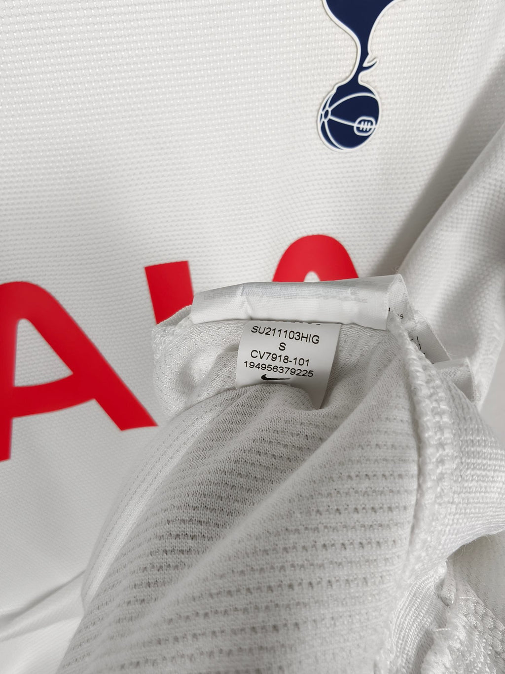 2021-22 Tottenham Hotspur Home Shirt Kane #10 - detailed view