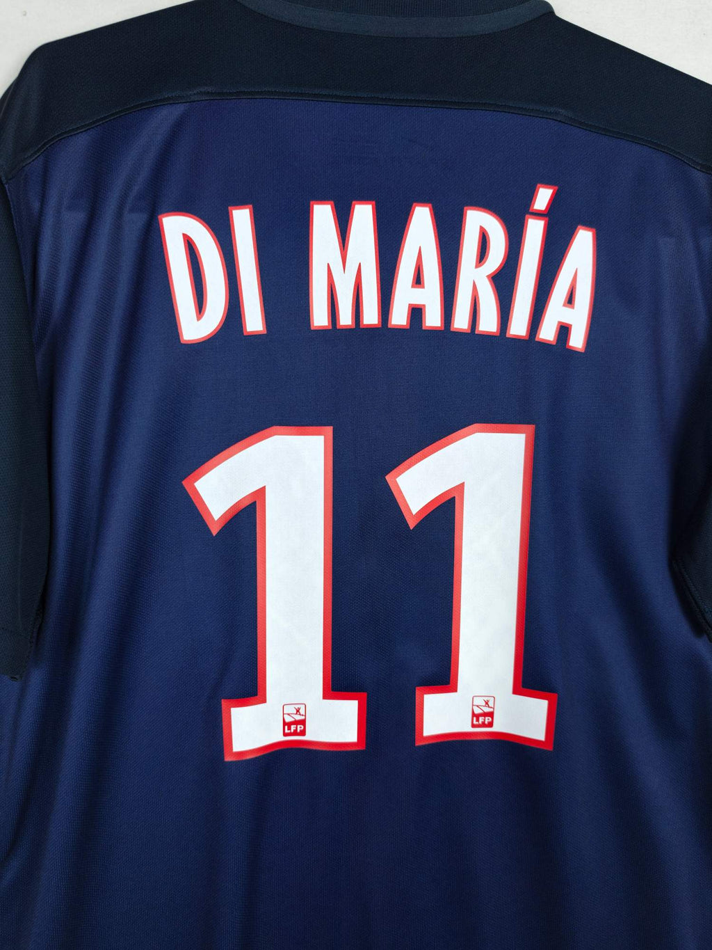 2015-16 Paris Saint-Germain Home Shirt Di María #11 - detailed view
