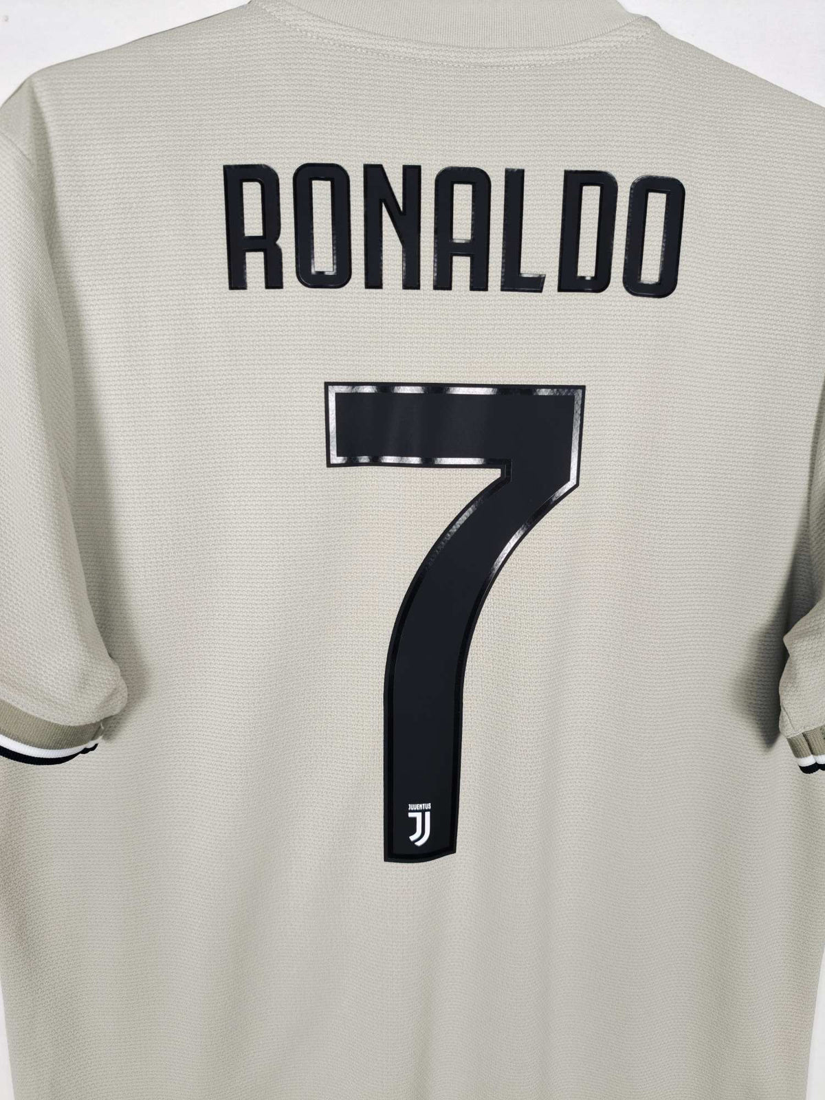2018-19 Juventus Away Shirt Ronaldo #7 - detailed view