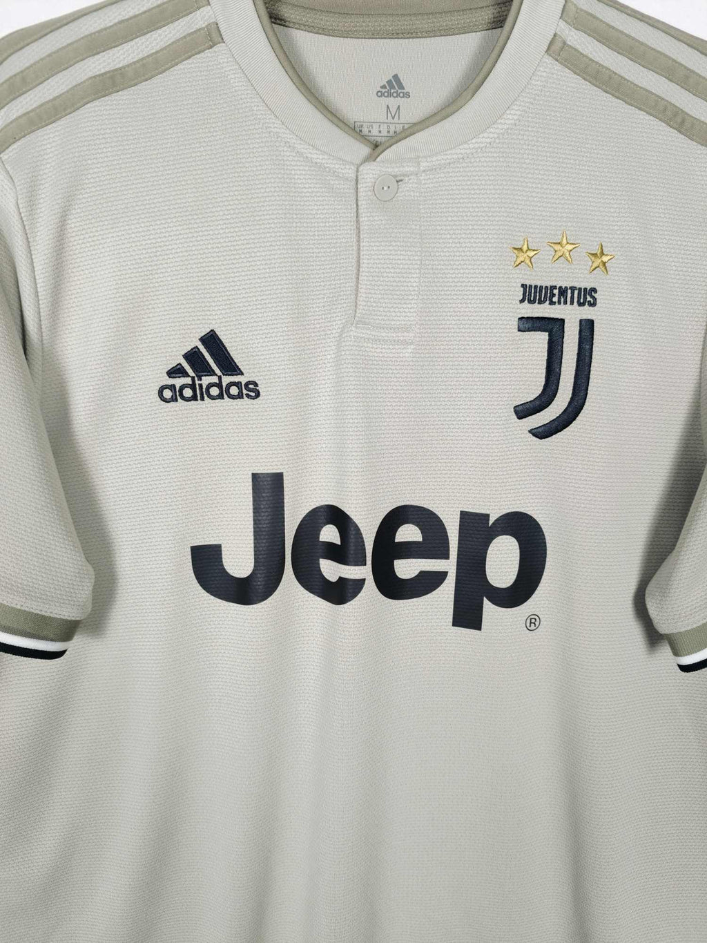 2018-19 Juventus Away Shirt Ronaldo #7 - detailed view