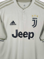 2018-19 Juventus Away Shirt Ronaldo #7 - detailed view