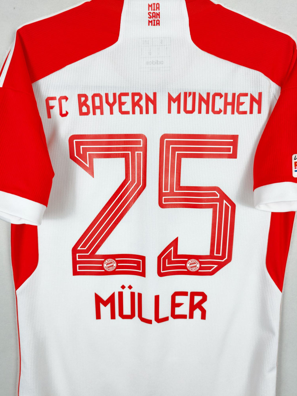 2023-24 Bayern Munich Home Shirt Müller #25 - detailed view